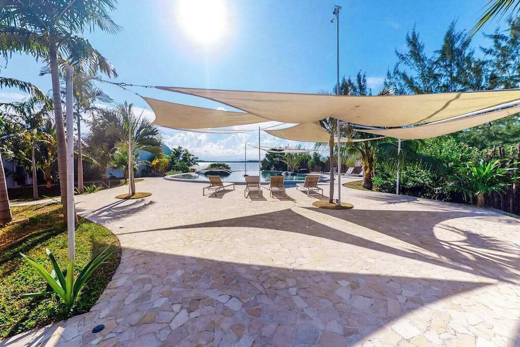 Photo of Patio Balcony in Cocoplum