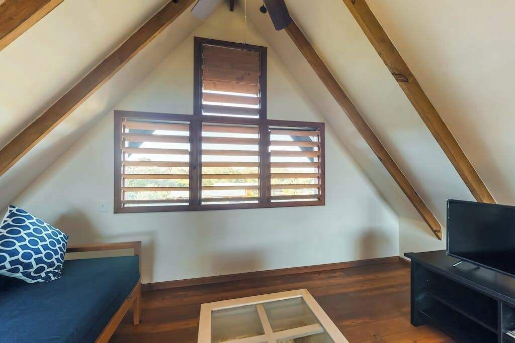 Photo of Livingroom in Surfside