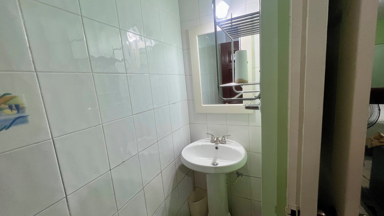 Photo of Bathroom in Molynes Gardens