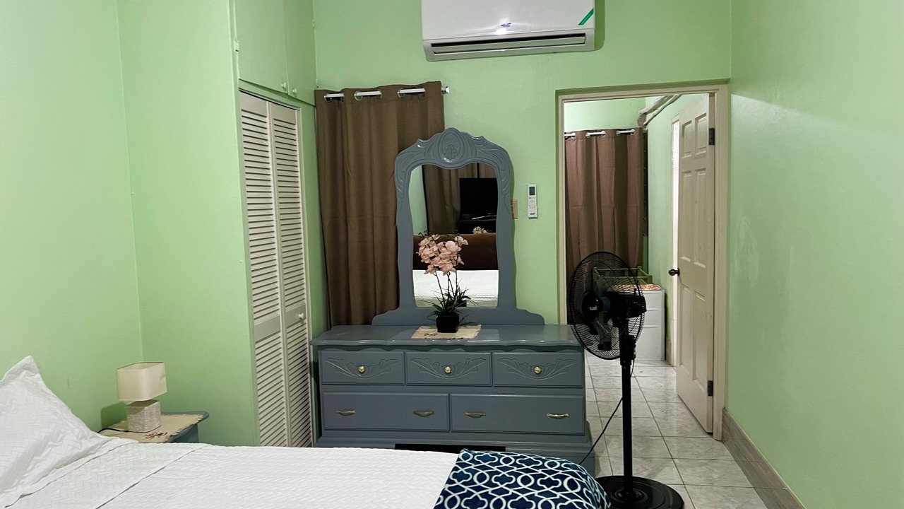 Photo of Bedroom in Molynes Gardens