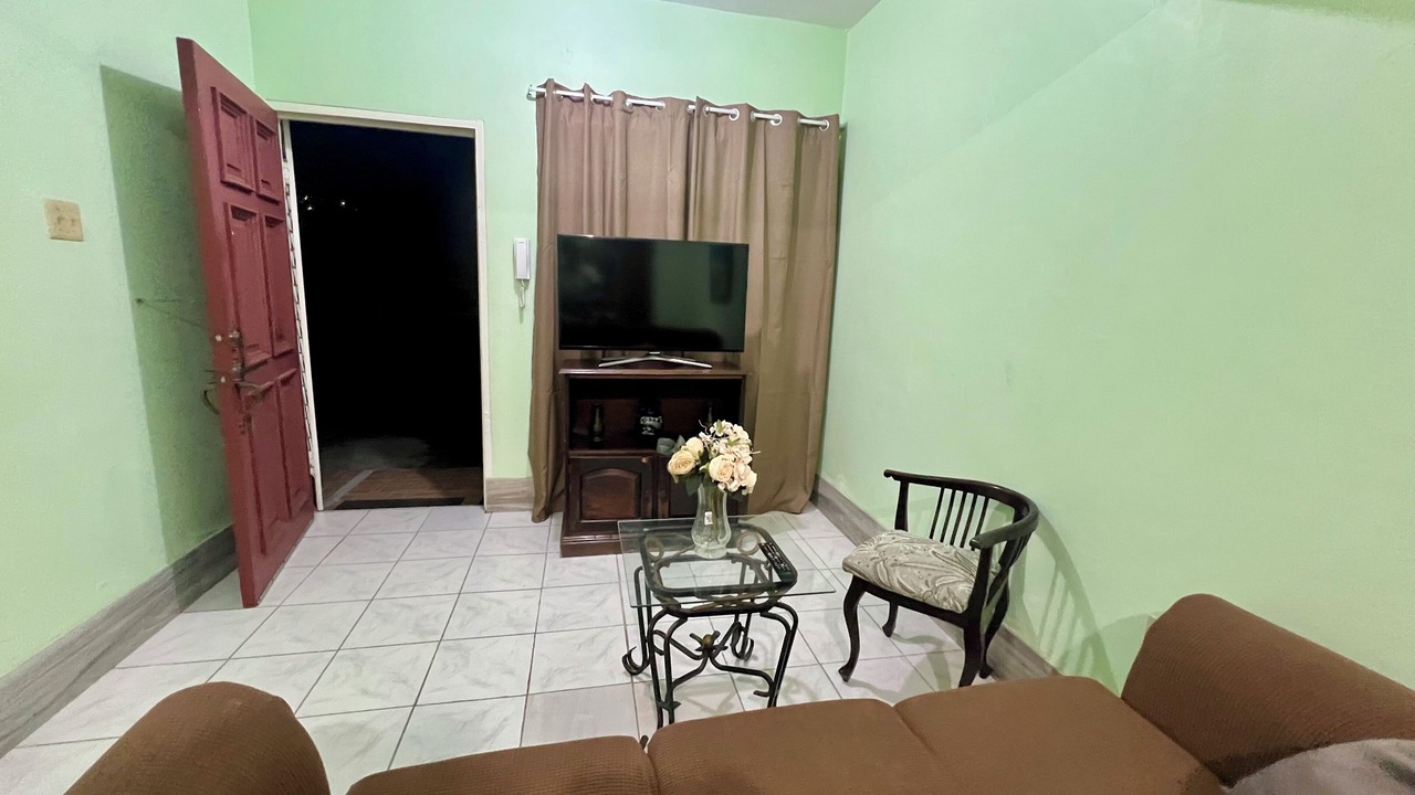 Photo of Livingroom in Molynes Gardens