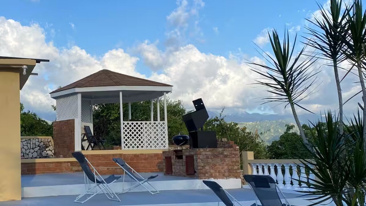 Photo of Patio Balcony in Saint Andrew
