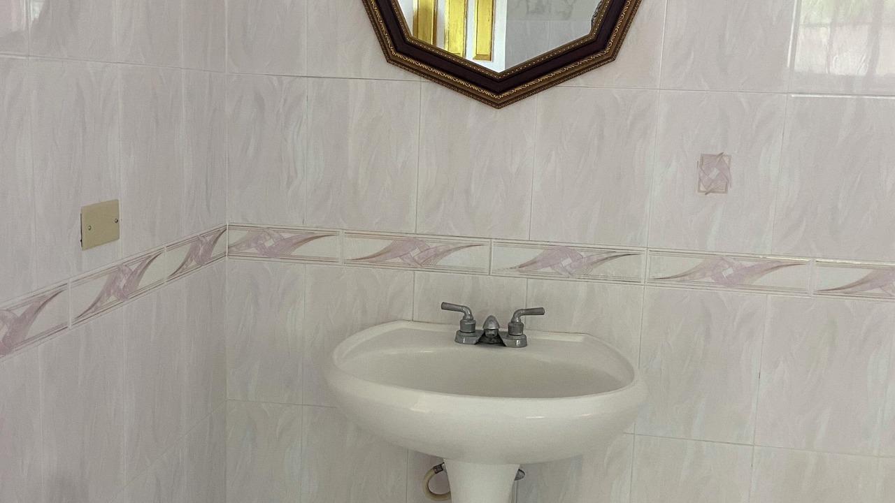 Photo of Bathroom in Tower Isle