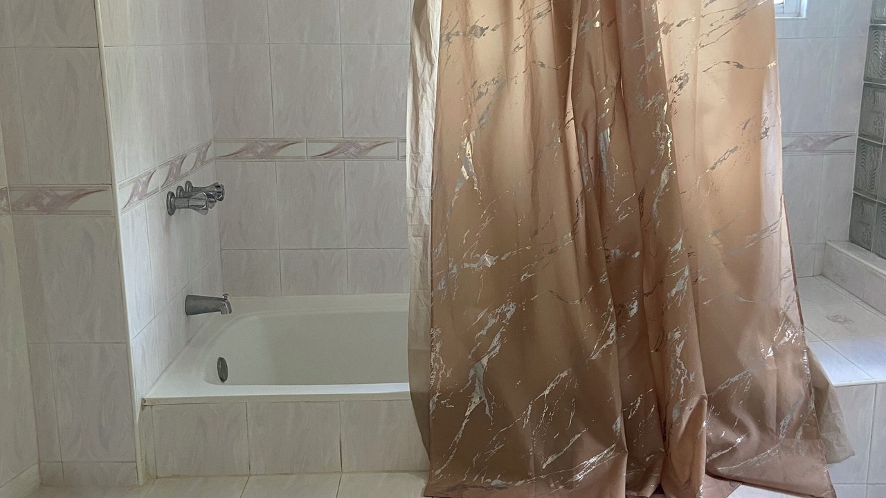 Photo of Bathroom in Tower Isle