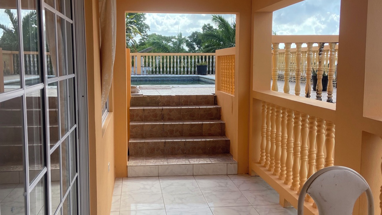 Photo of Patio Balcony in Tower Isle