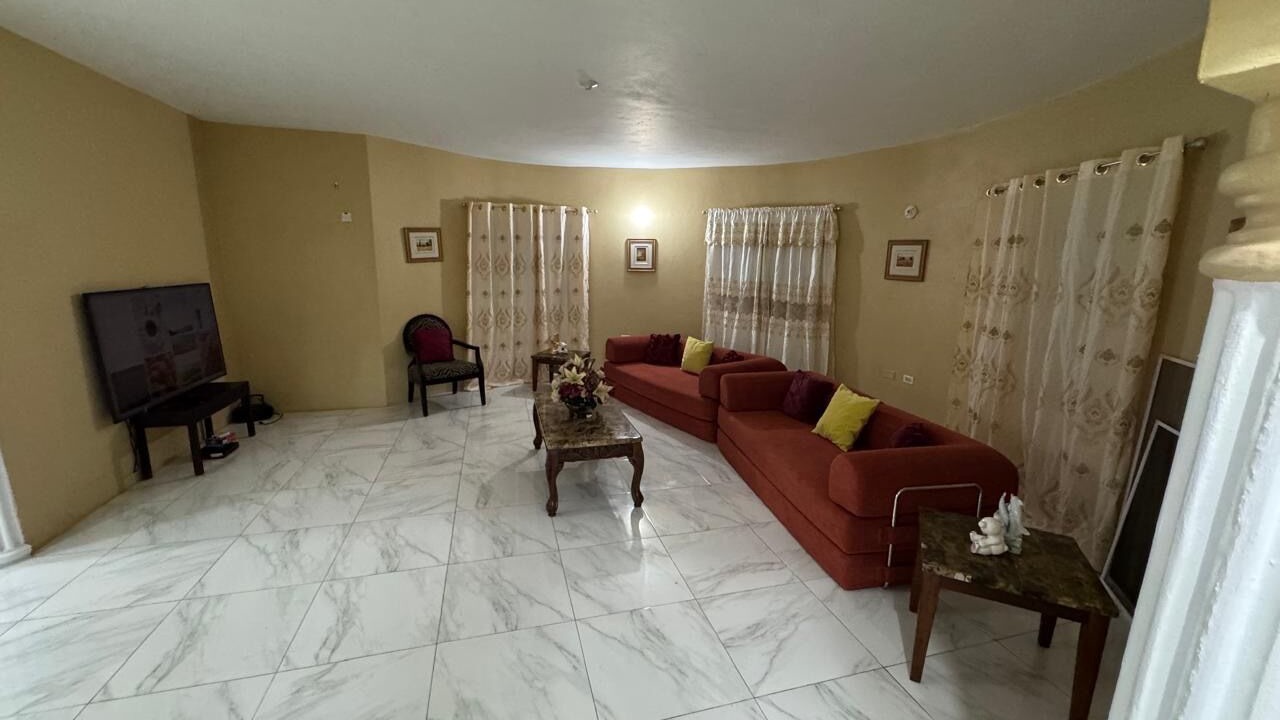 Photo of Livingroom in Stewart Town