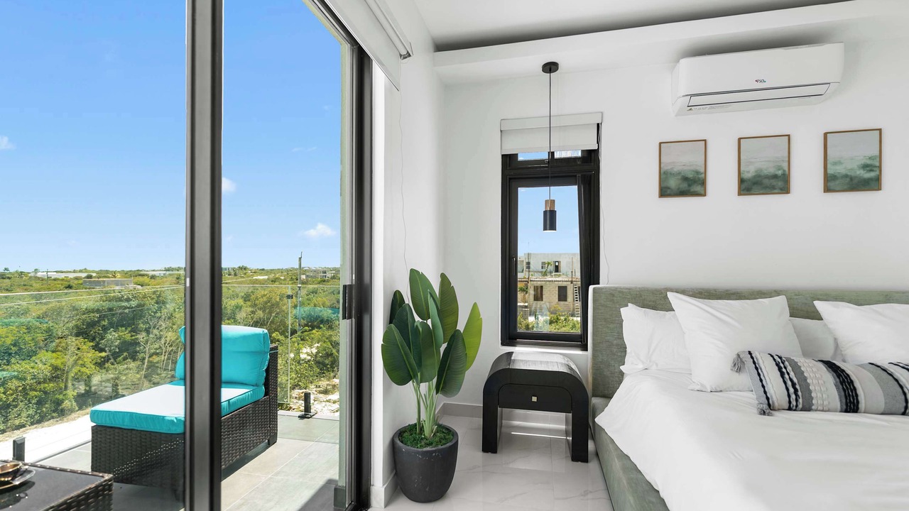 Photo of Patio Balcony in Long Bay Hills