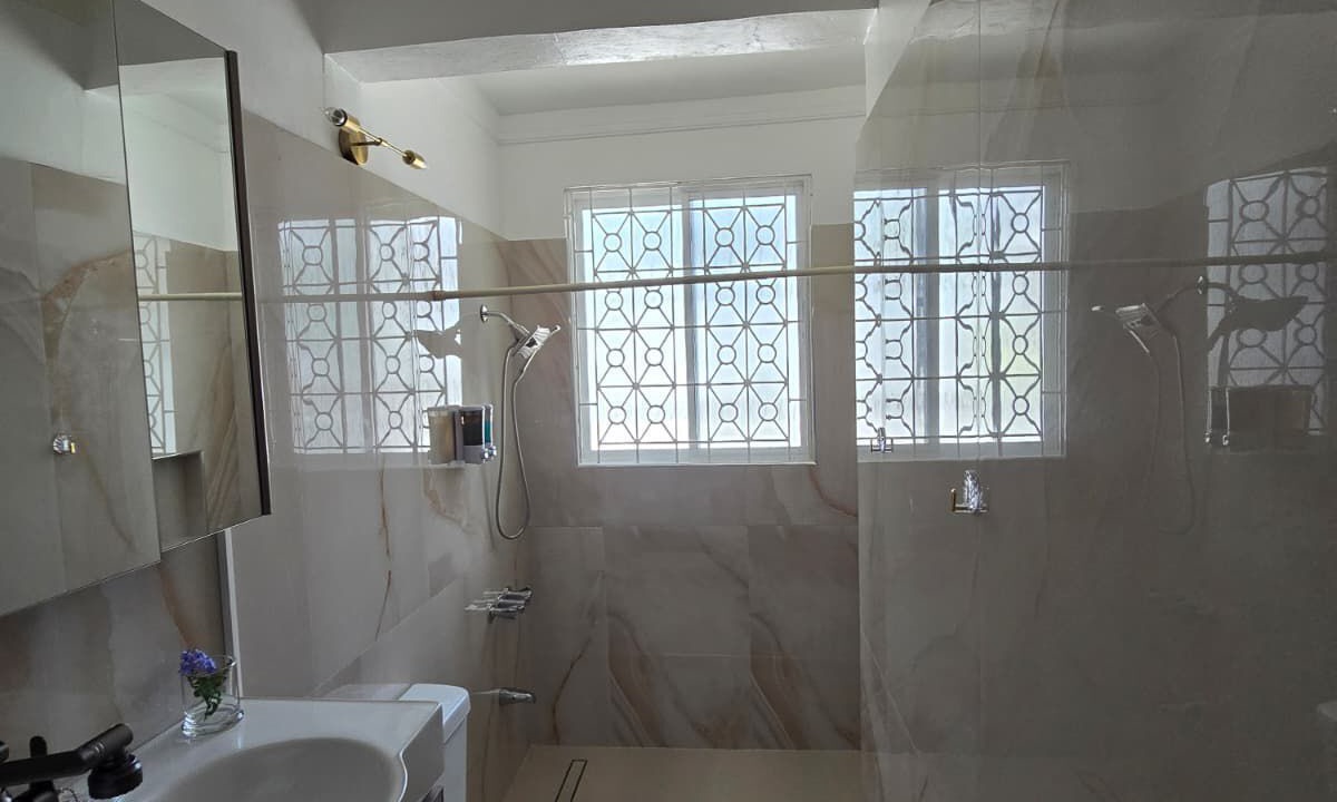 Photo of Bathroom in Mango Walk