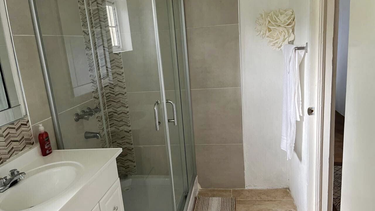 Photo of Bathroom in Drapers