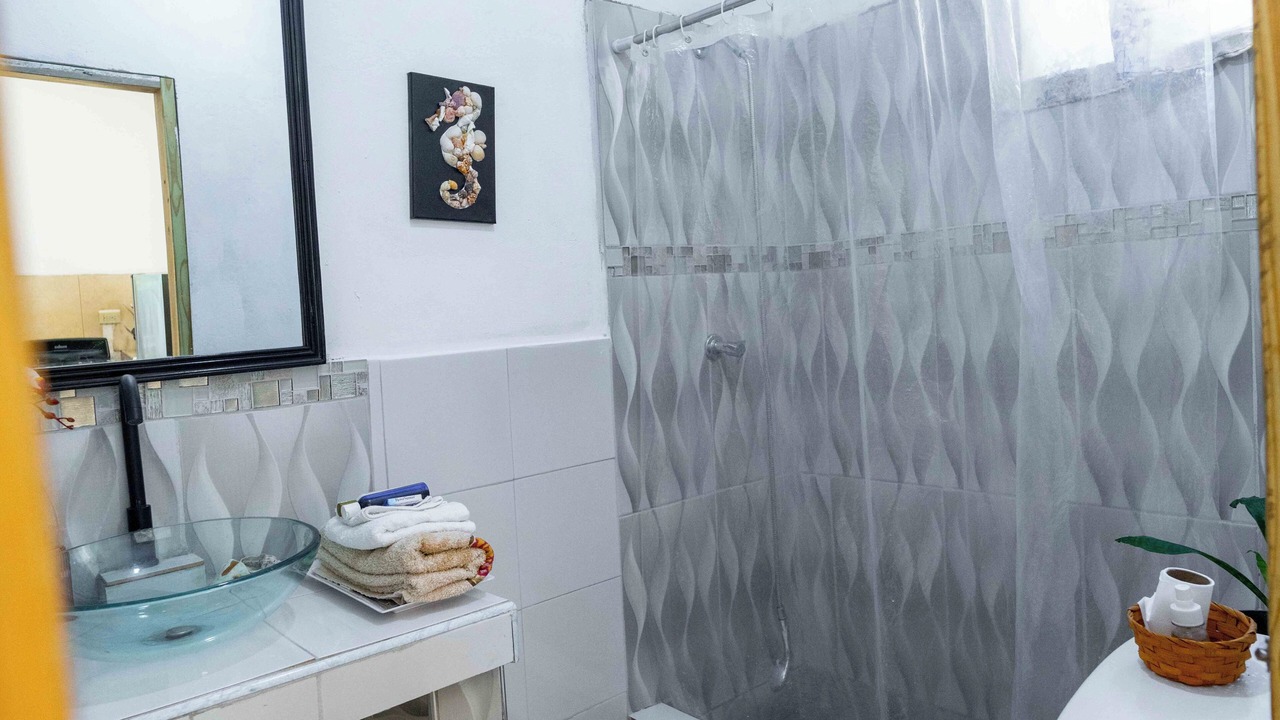 Photo of Bathroom in Harbour View