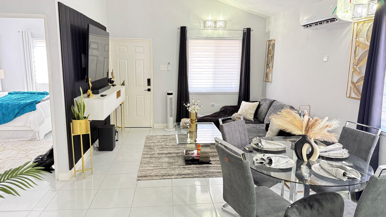 Photo of Bedroom in Old Harbour