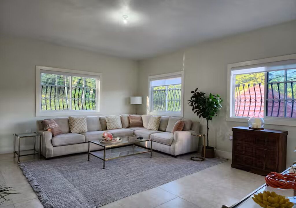 Photo of Livingroom in Stewart Town
