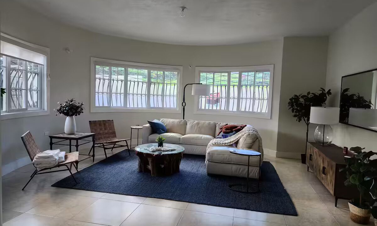 Photo of Livingroom in Stewart Town