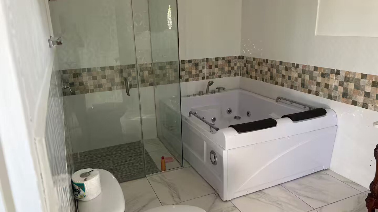 Photo of Bathroom in Stewart Town