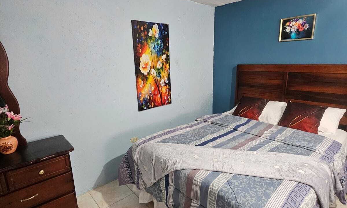 Photo of Bedroom in Spanish Town