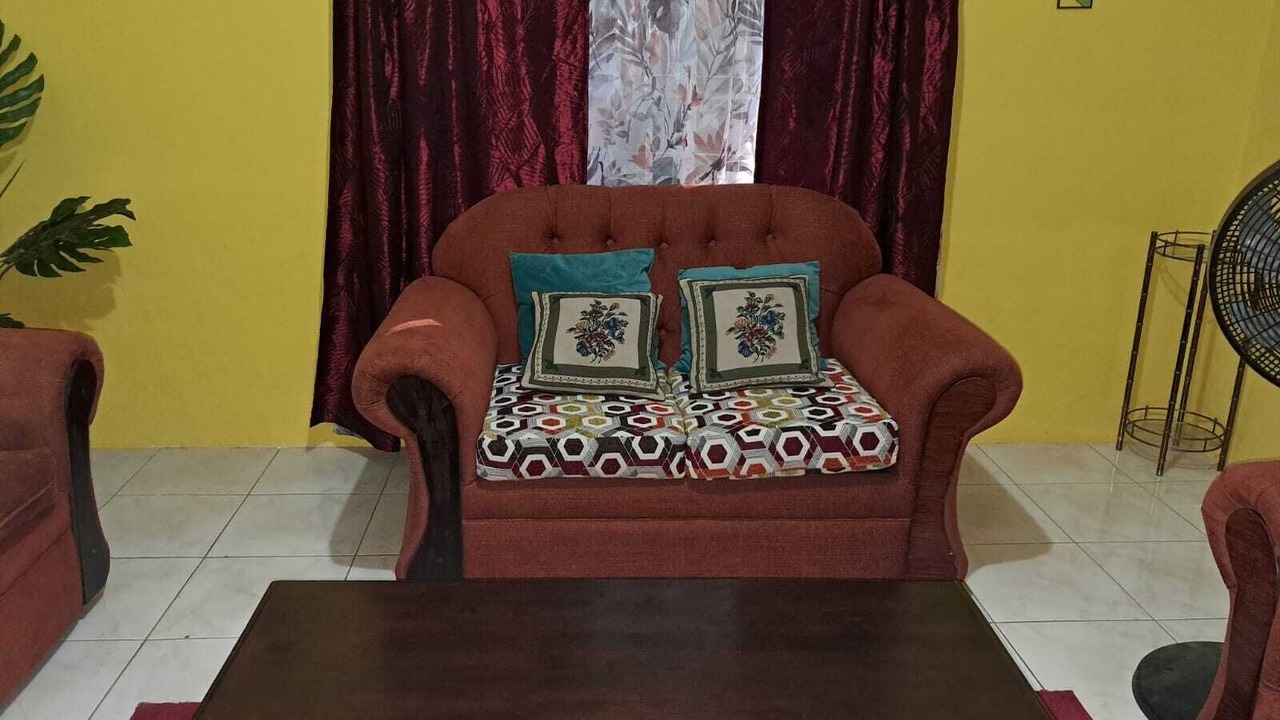 Photo of Livingroom in Spanish Town