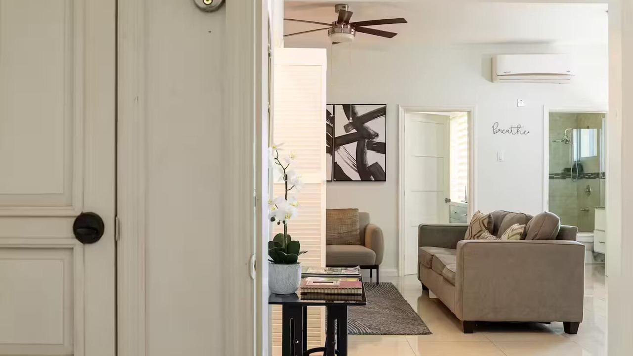 Photo of Livingroom in Eastwood Park