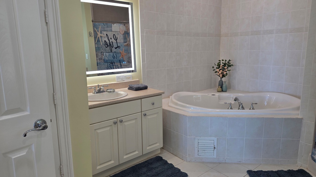 Photo of Bathroom in Bahamas Terrace