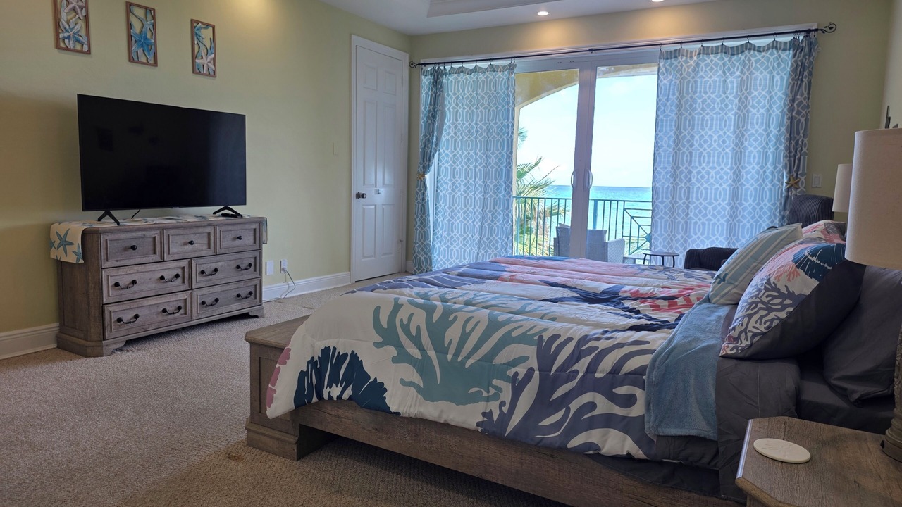 Photo of Bedroom in Bahamas Terrace