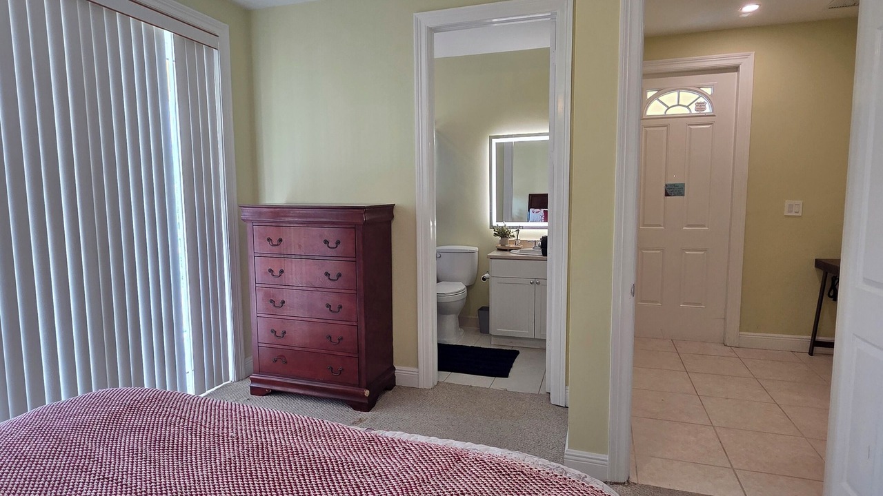 Photo of Bedroom in Bahamas Terrace