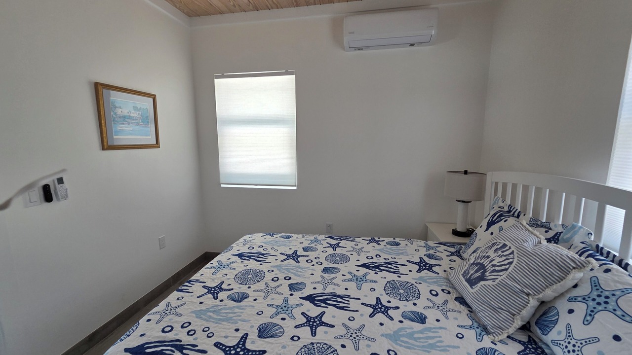 Photo of Bedroom in Spanish Wells