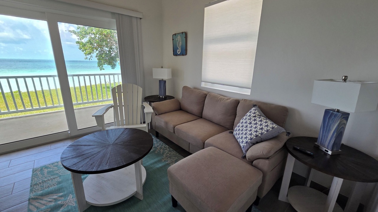 Photo of Livingroom in Spanish Wells