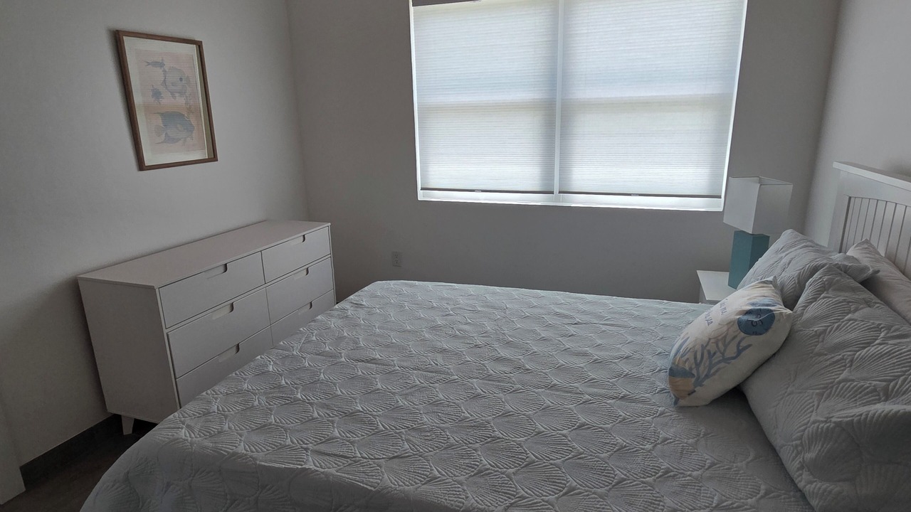 Photo of Bedroom in Spanish Wells