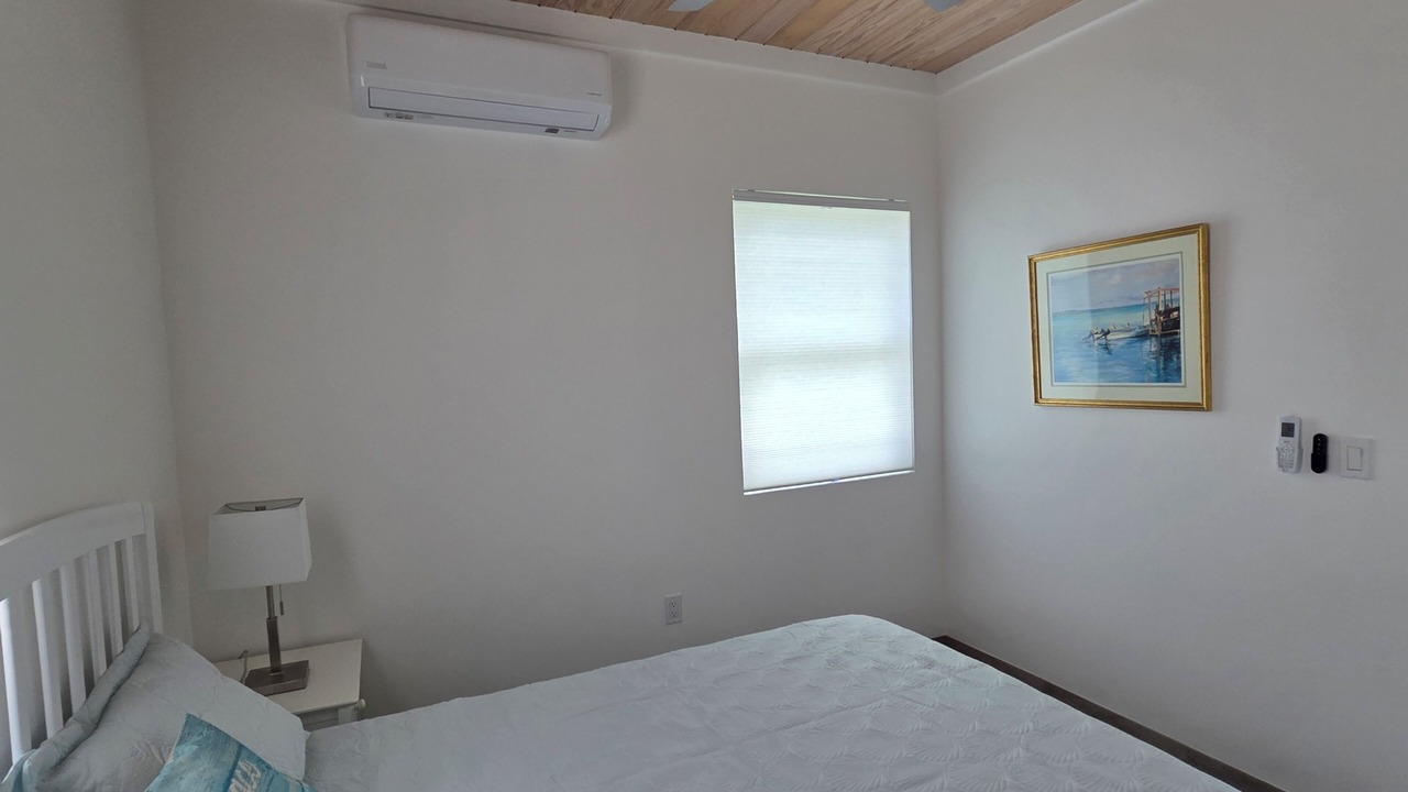 Photo of Bedroom in Spanish Wells