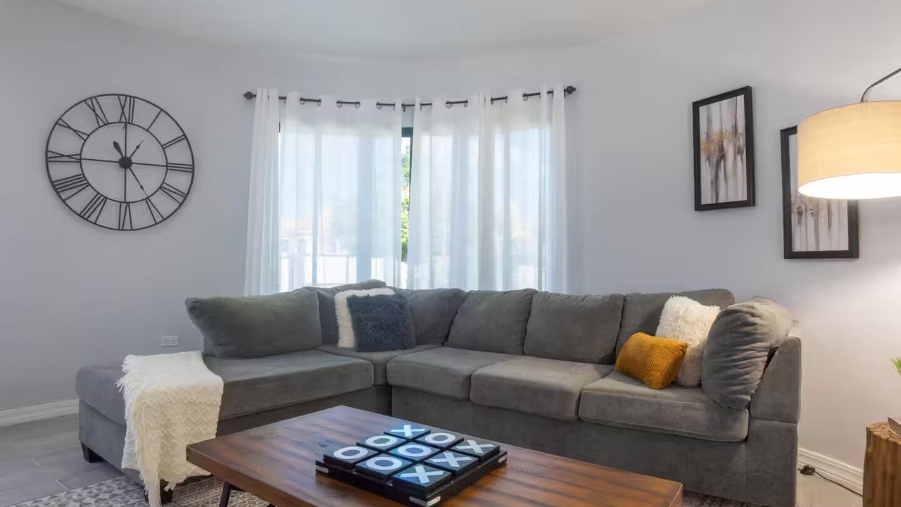 Photo of Livingroom in IronShore Estates