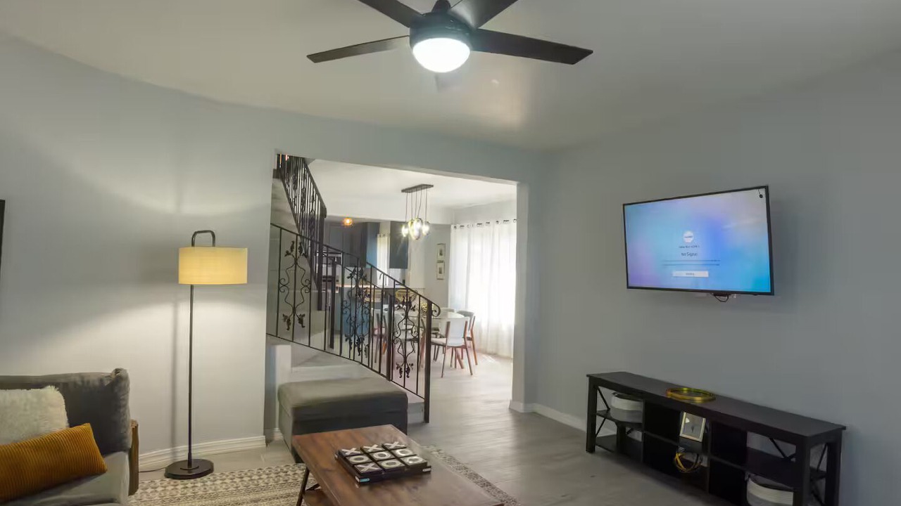 Photo of Livingroom in IronShore Estates