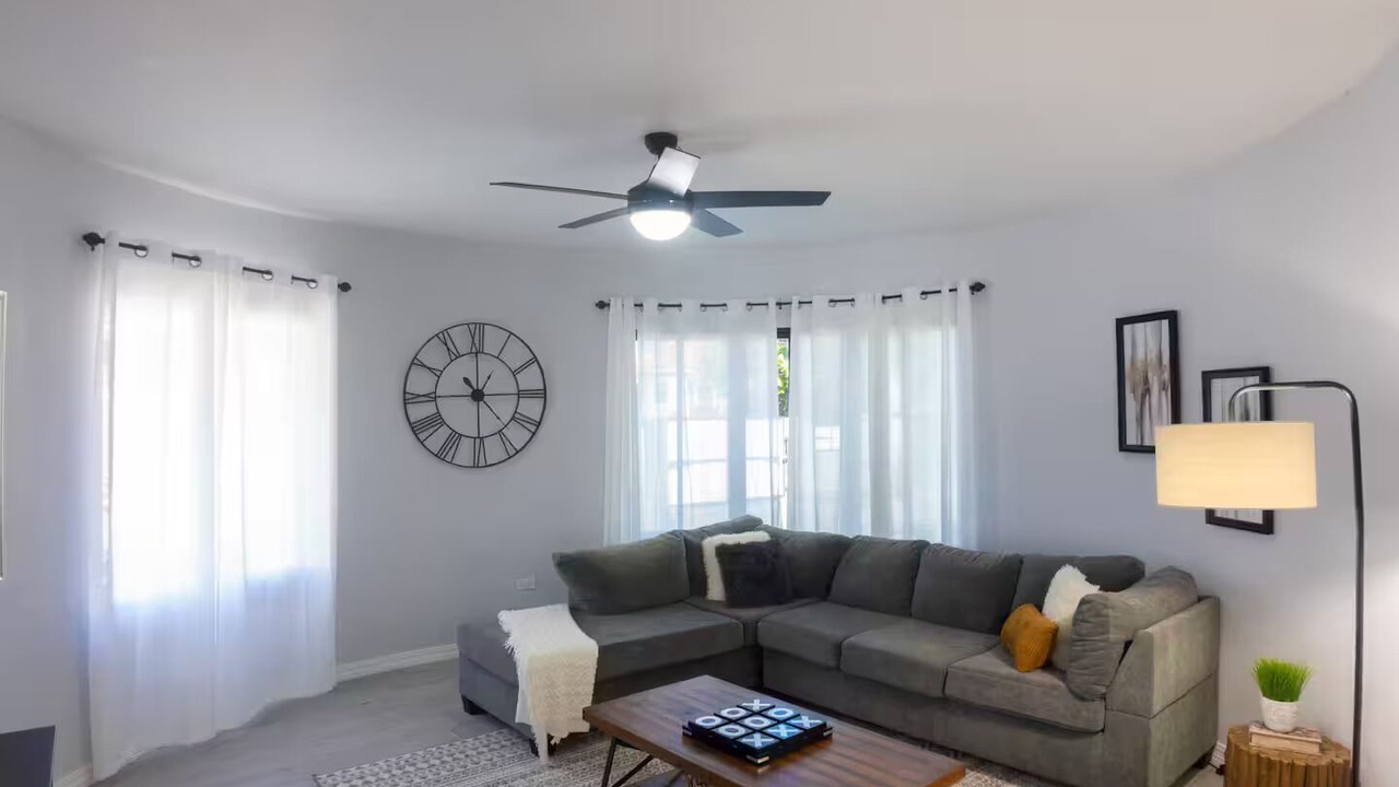 Photo of Livingroom in IronShore Estates