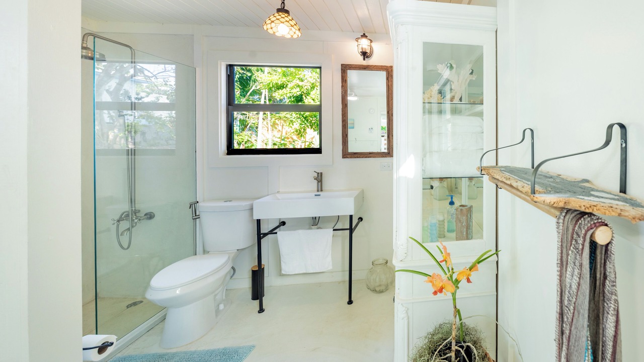 Photo of Bathroom in Spanish Wells