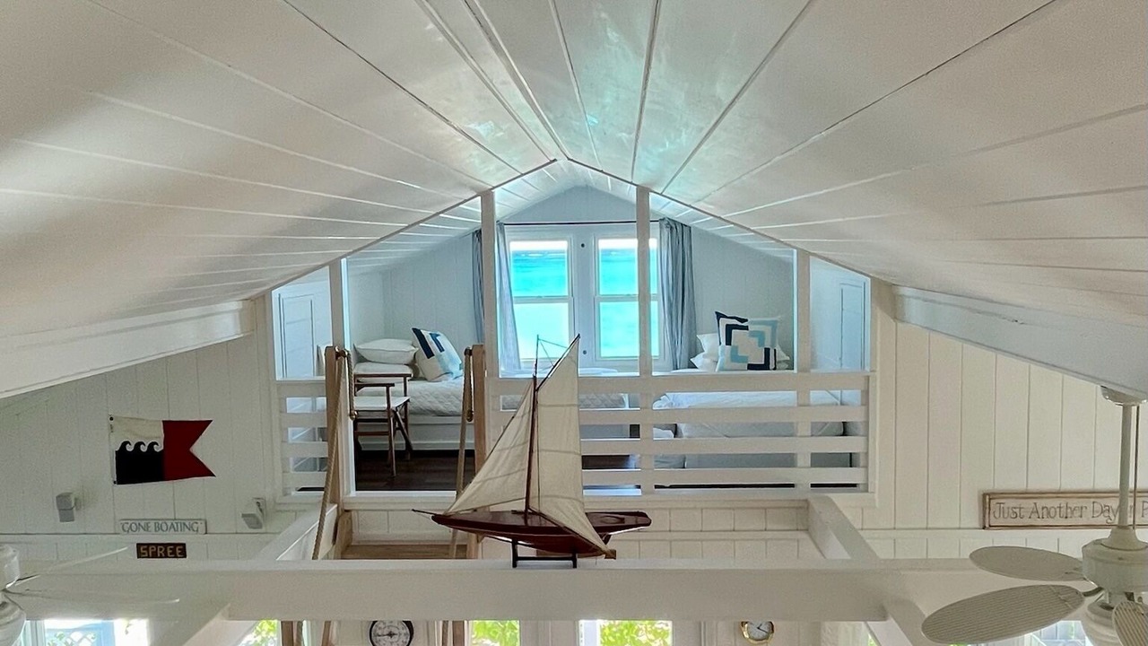 Photo of Bedroom in Man O War Cay