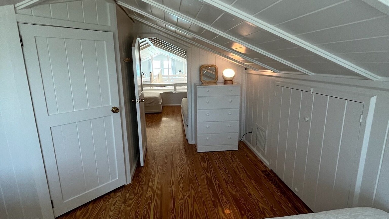 Photo of Bedroom in Man O War Cay