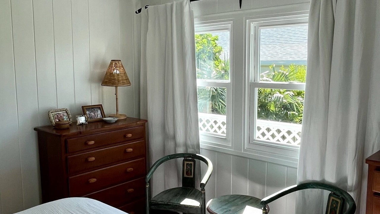 Photo of Bedroom in Man O War Cay