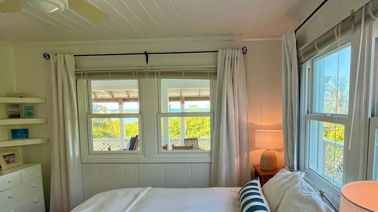 Photo of Bedroom in Man O War Cay