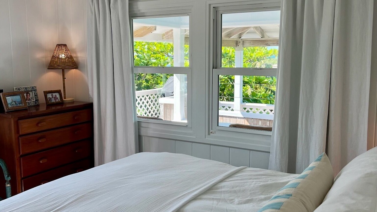 Photo of Bedroom in Man O War Cay