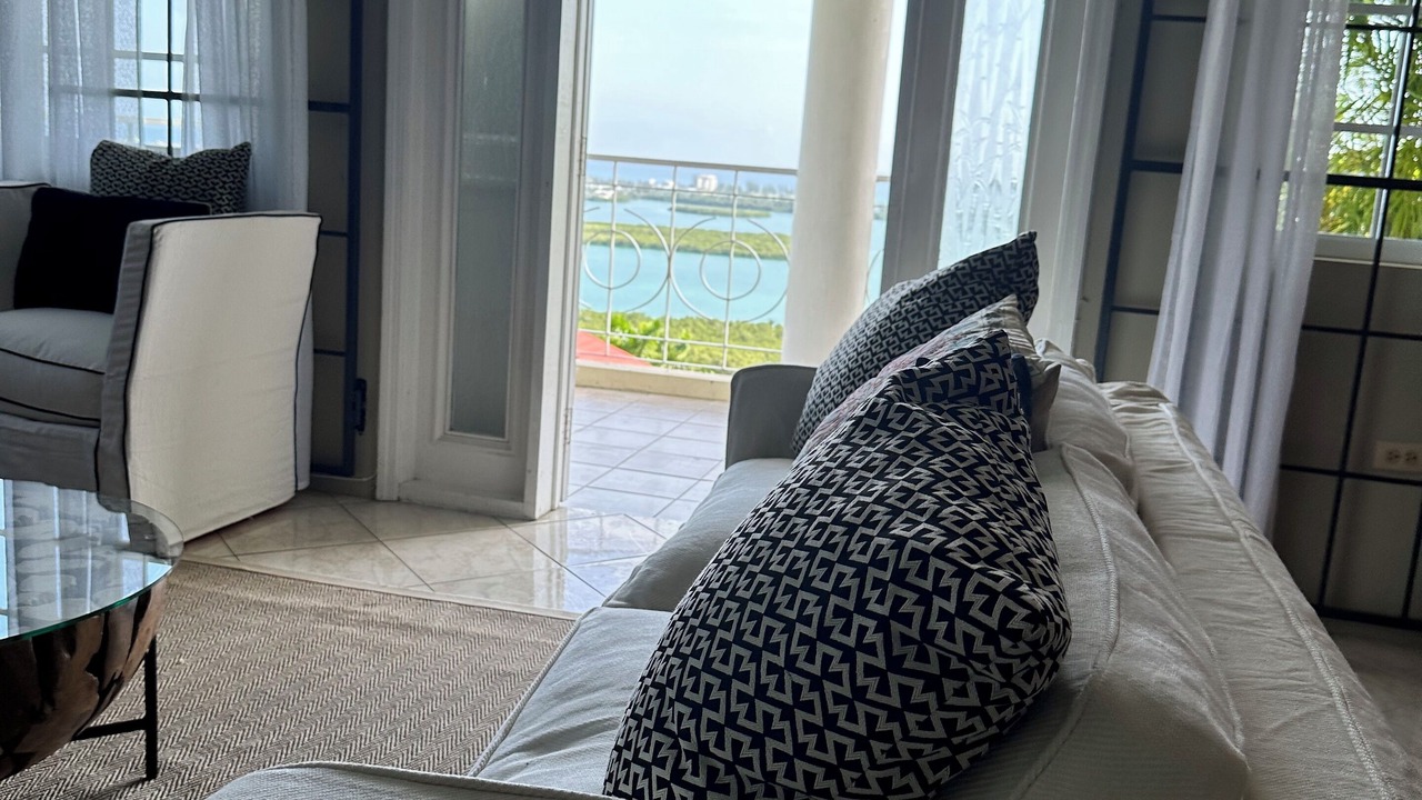 Photo of Livingroom in Reading