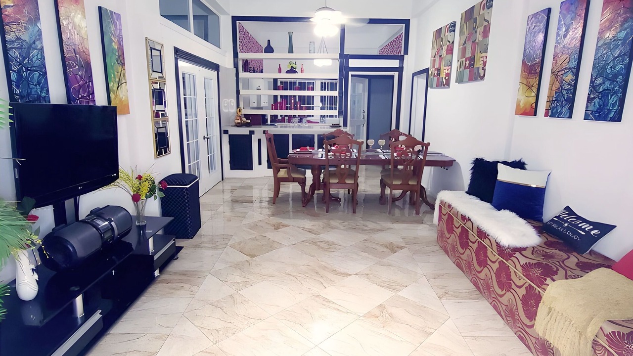 Photo of Livingroom in Eastwood Park