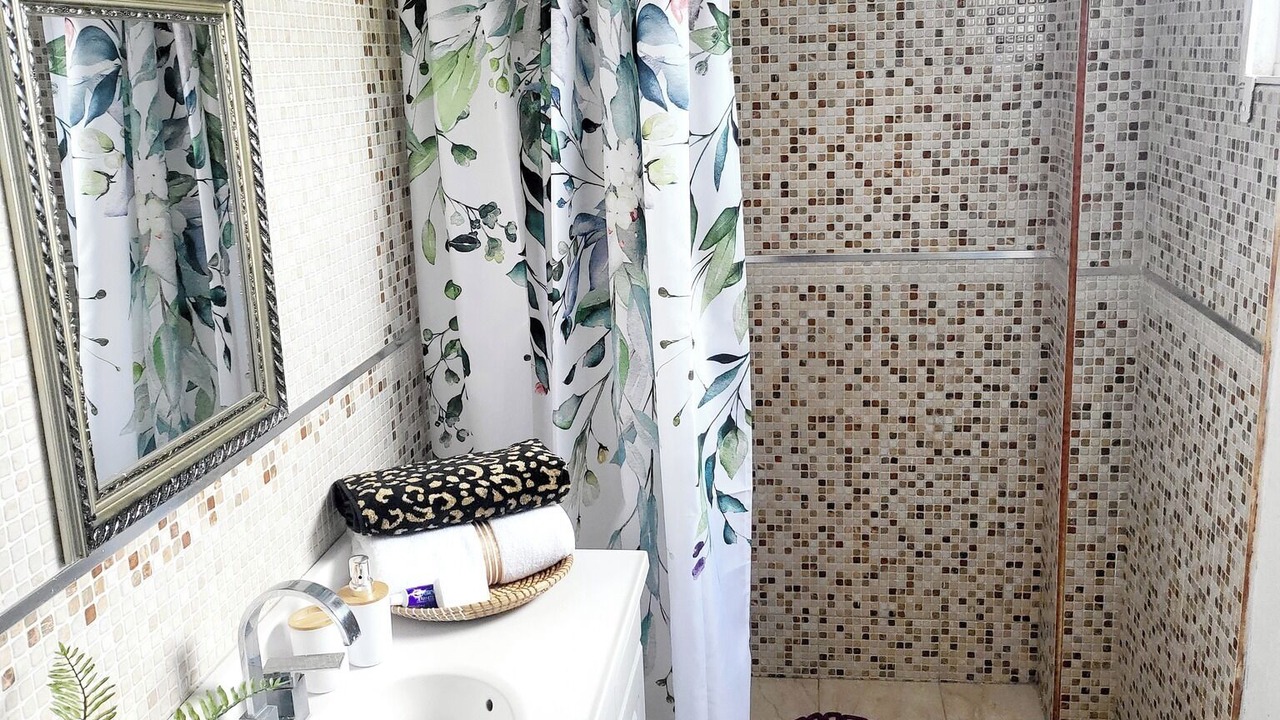 Photo of Bathroom in Eastwood Park