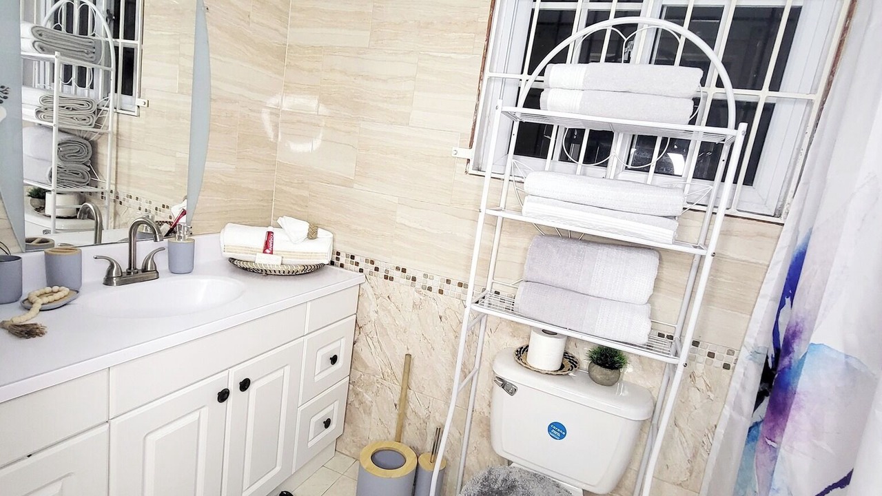 Photo of Bathroom in Eastwood Park