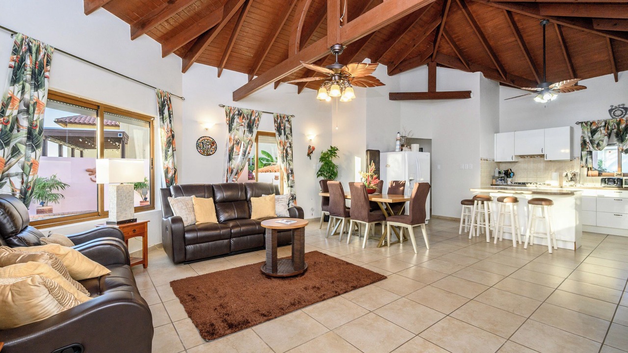 Photo of Livingroom in Opal