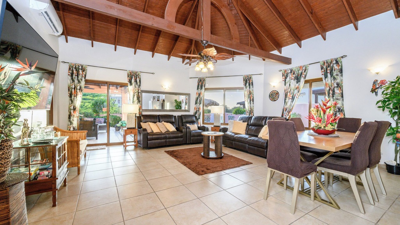 Photo of Livingroom in Opal