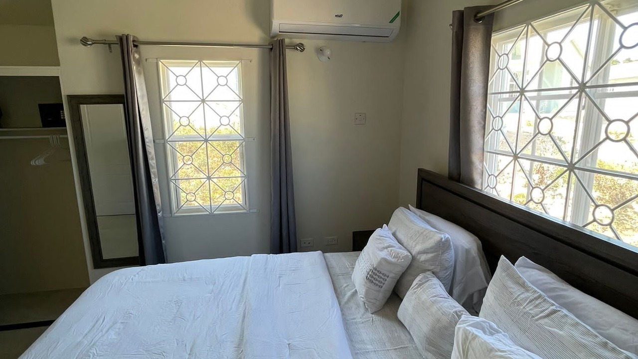 Photo of Bedroom in Discovery Bay