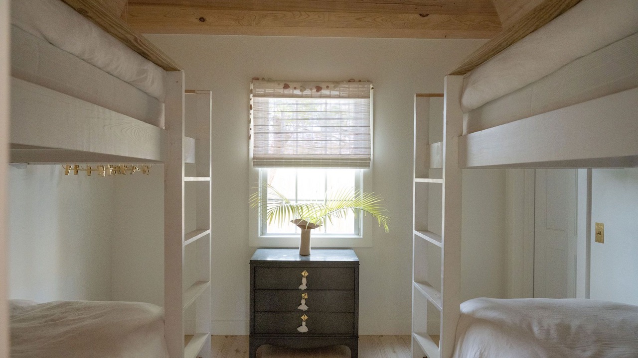 Photo of Bedroom in Dunmore Town