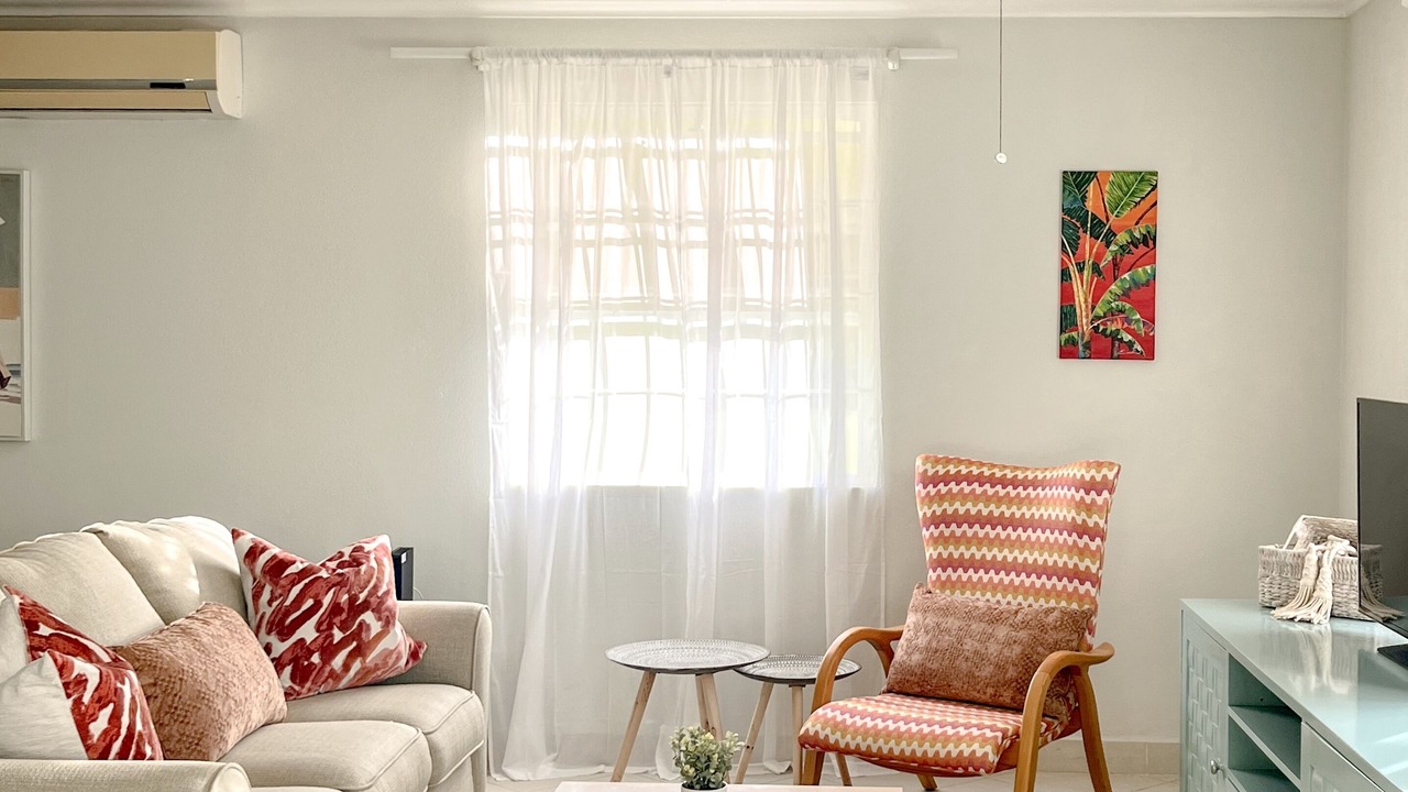 Photo of Livingroom in Enterprise