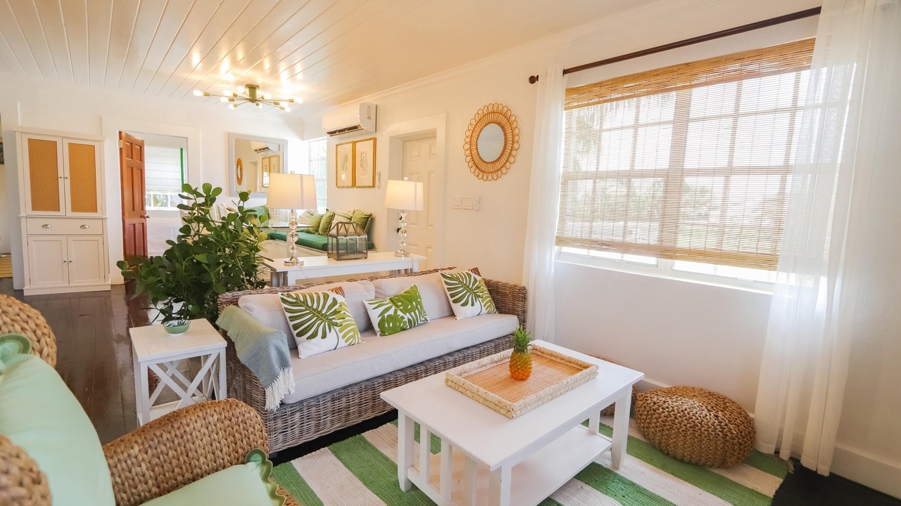 Photo of Livingroom in Dunmore Town