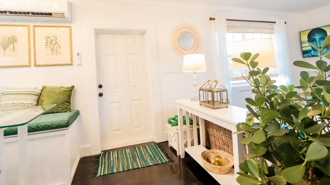 Photo of Livingroom in Dunmore Town