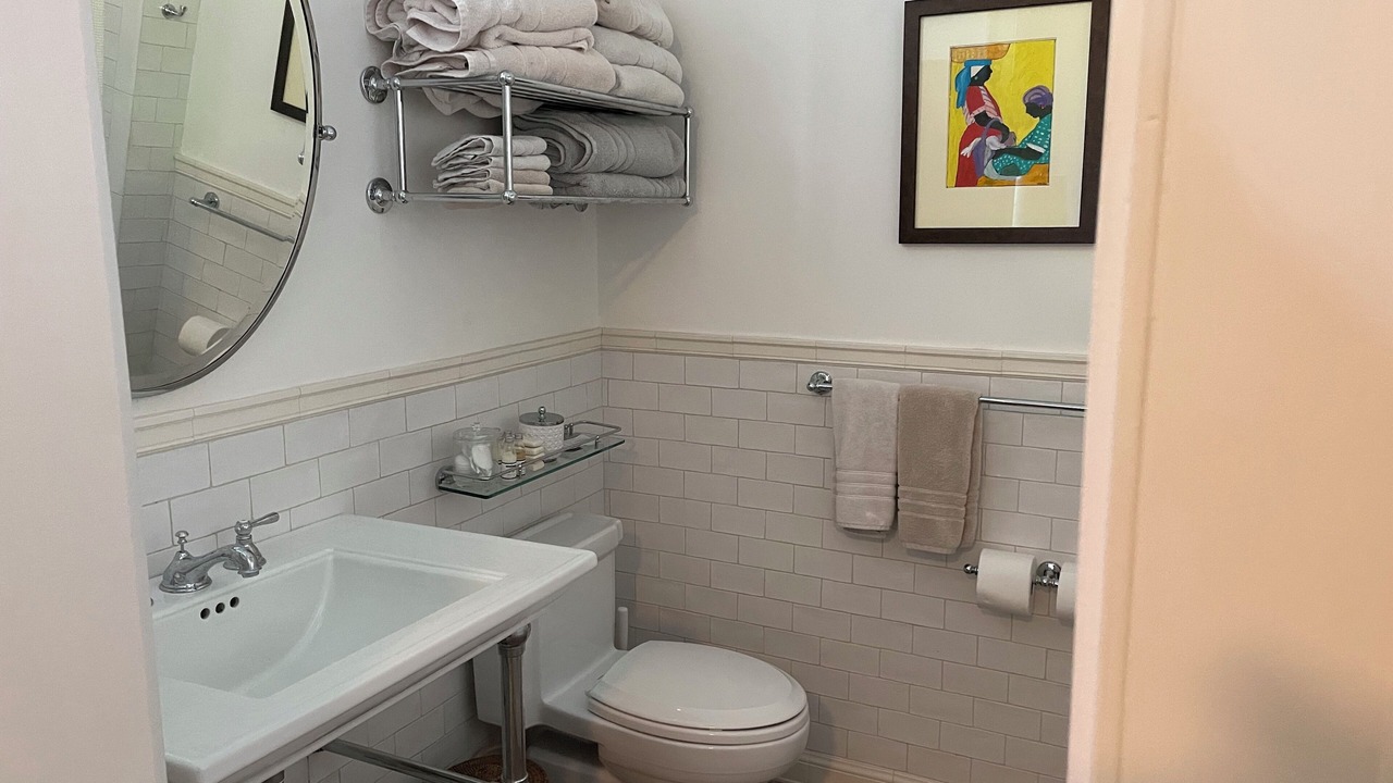 Photo of Bathroom in Dunmore Town