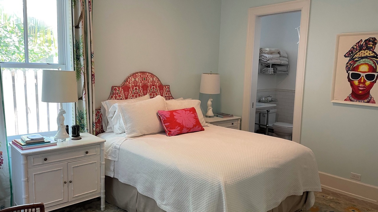 Photo of Bedroom in Dunmore Town